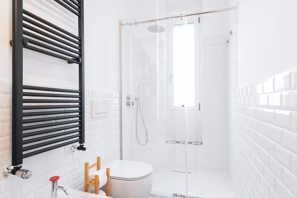Easylife - Apartment With Balcony Near Navigli มิลาน ภายนอก รูปภาพ